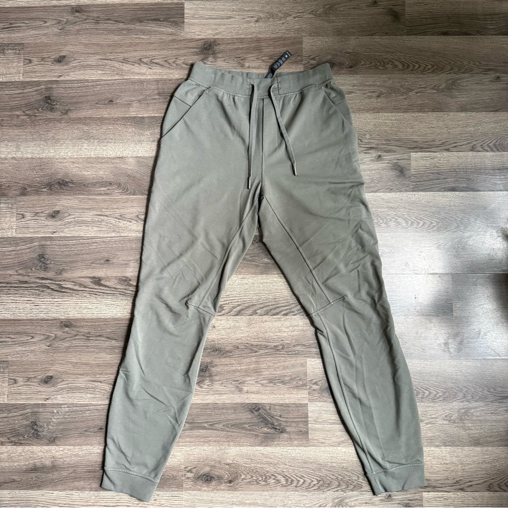 Men’s lululemon athletica Sage Green Joggers | medium tall